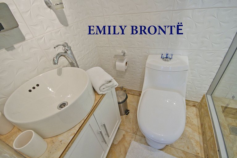Habitacion Emily Bronte. Vista Ciudad.