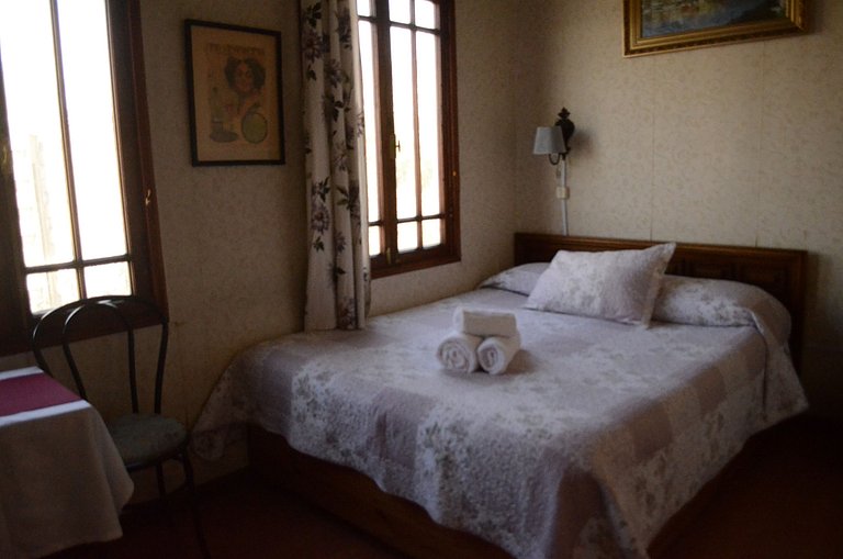 Habitacion Emily Bronte. Vista Ciudad.