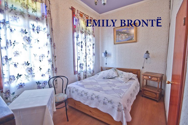Habitacion Emily Bronte. Vista Ciudad.