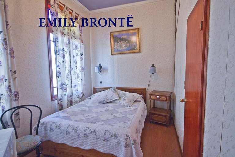 Habitacion Emily Bronte. Vista Ciudad.